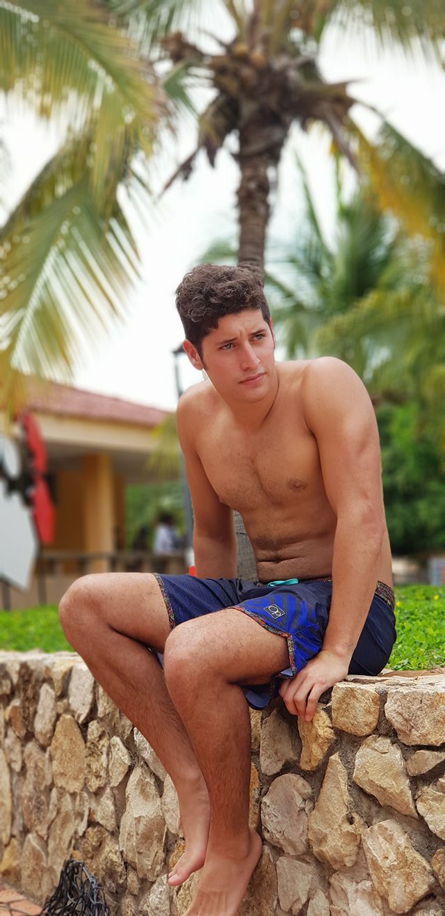 actor José Daniel Cristancho large photo