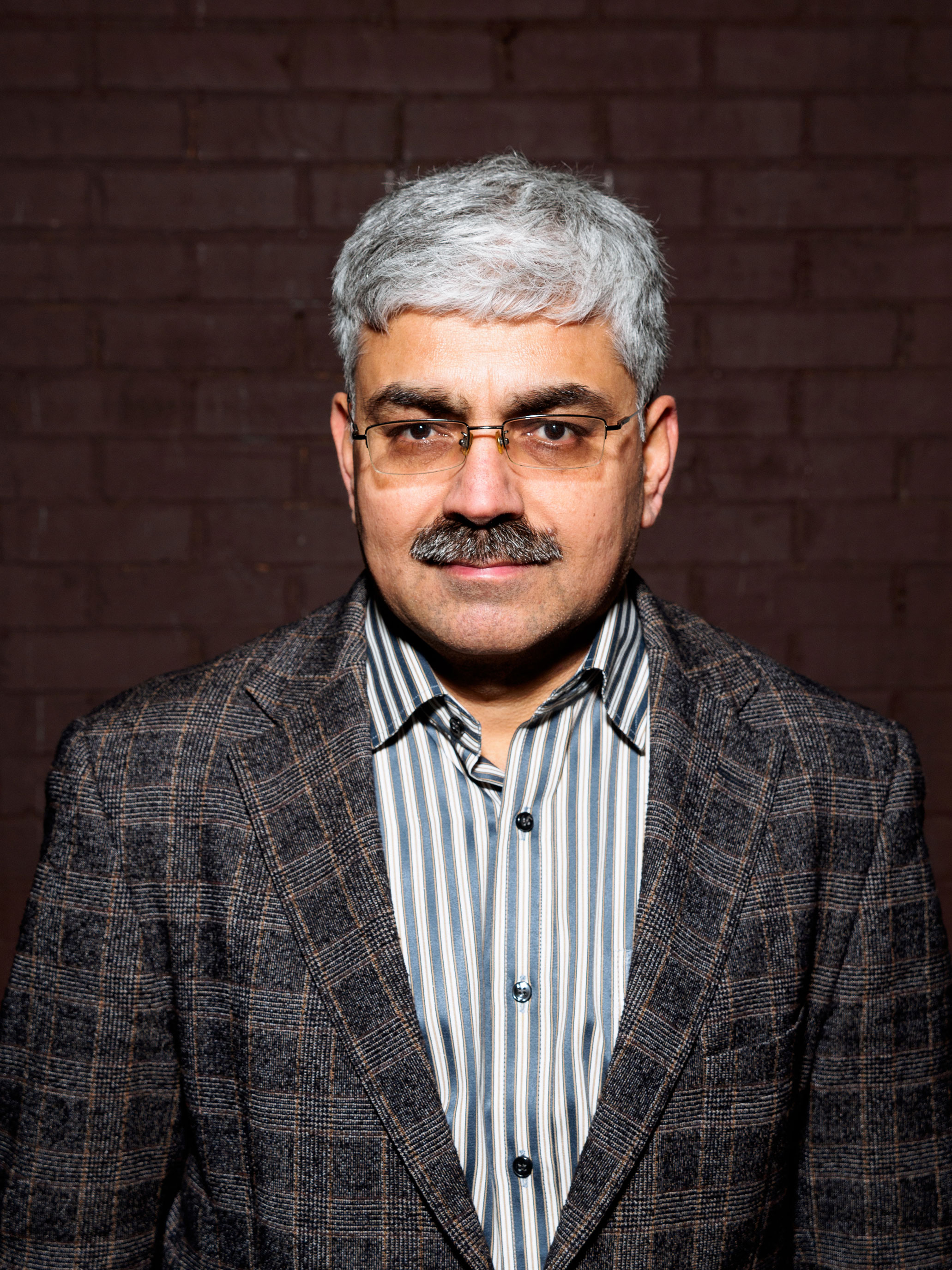 actor Mark Silcox large photo