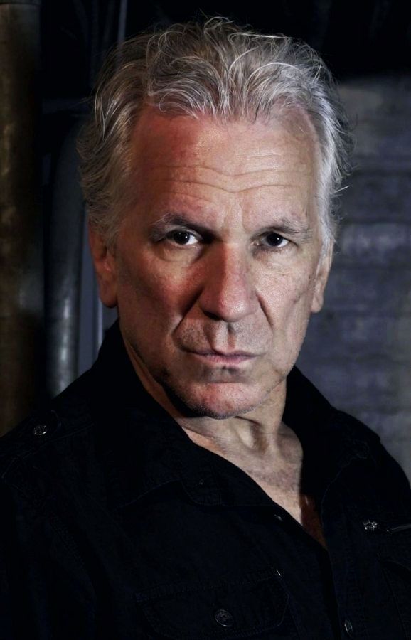 actor Eddie Huchro large photo