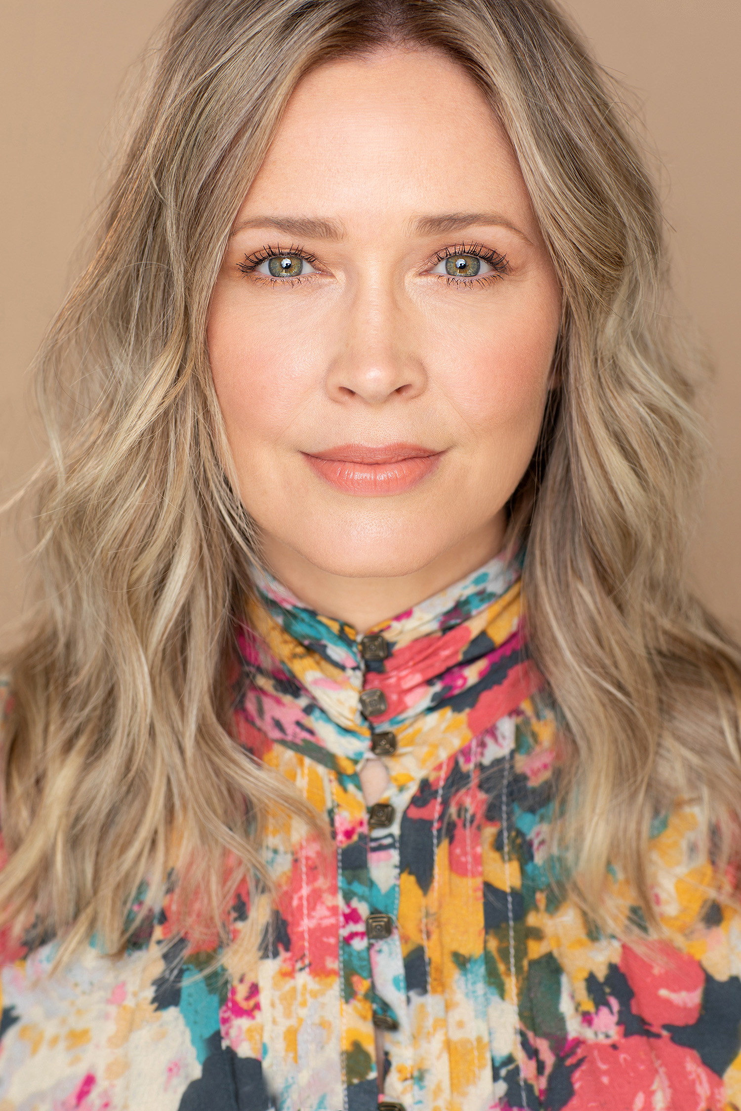 actor Suzanne Waters large photo