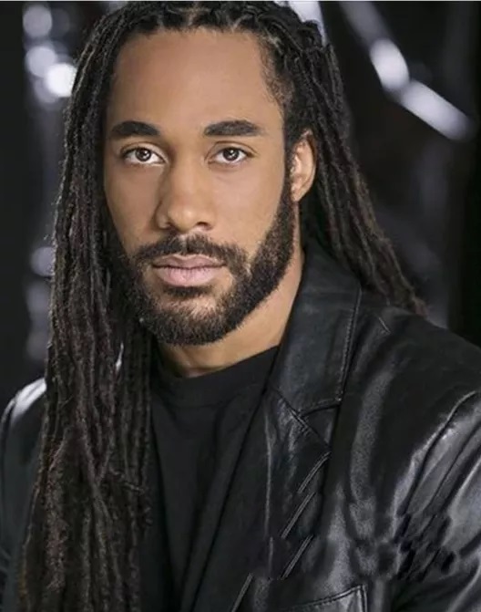 actor Luke Robinson large photo