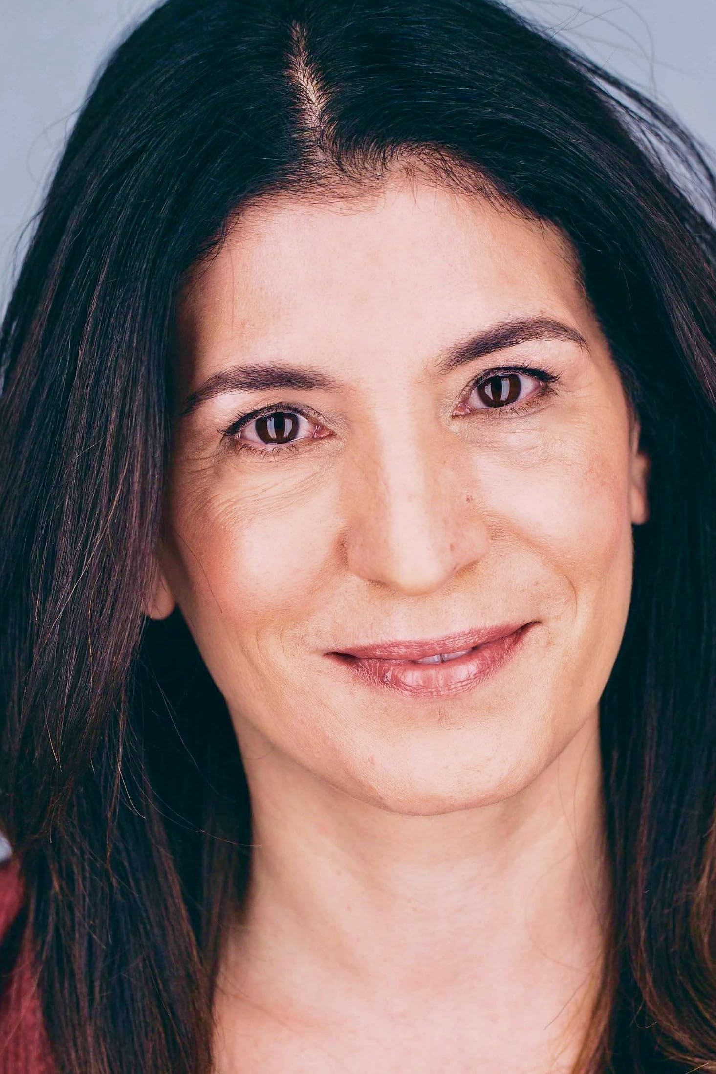 actor Elena Zazanis large photo