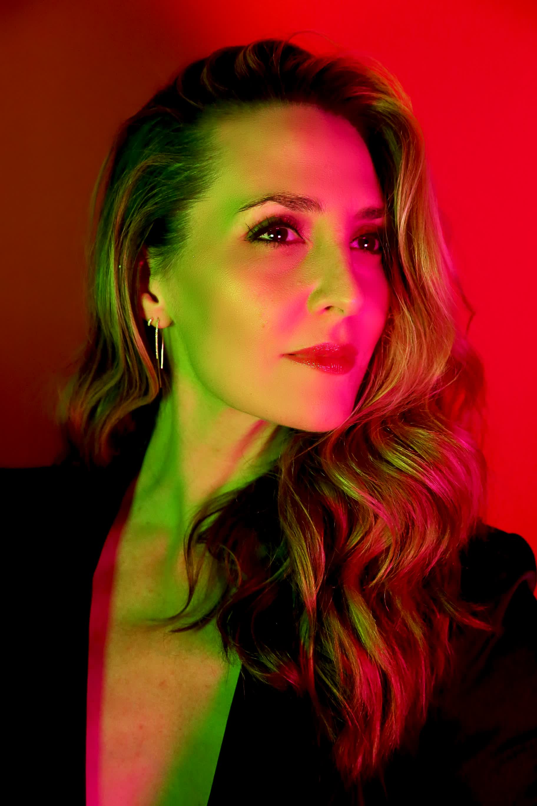 actor Shannon Lewis large photo