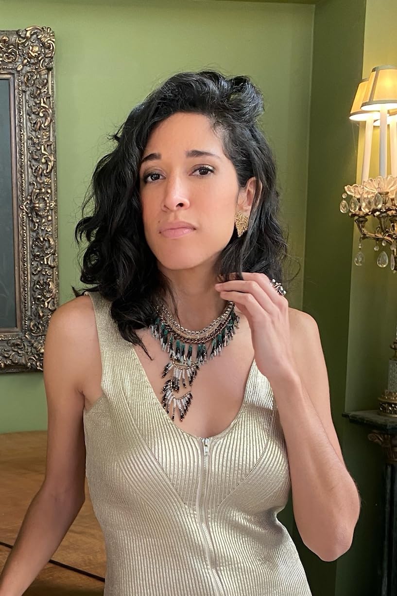 actor Daniela Azuaje large photo