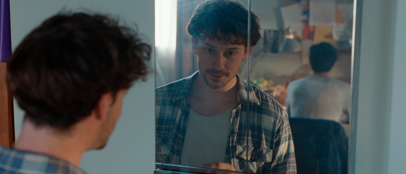 actor Victor Rebull large photo