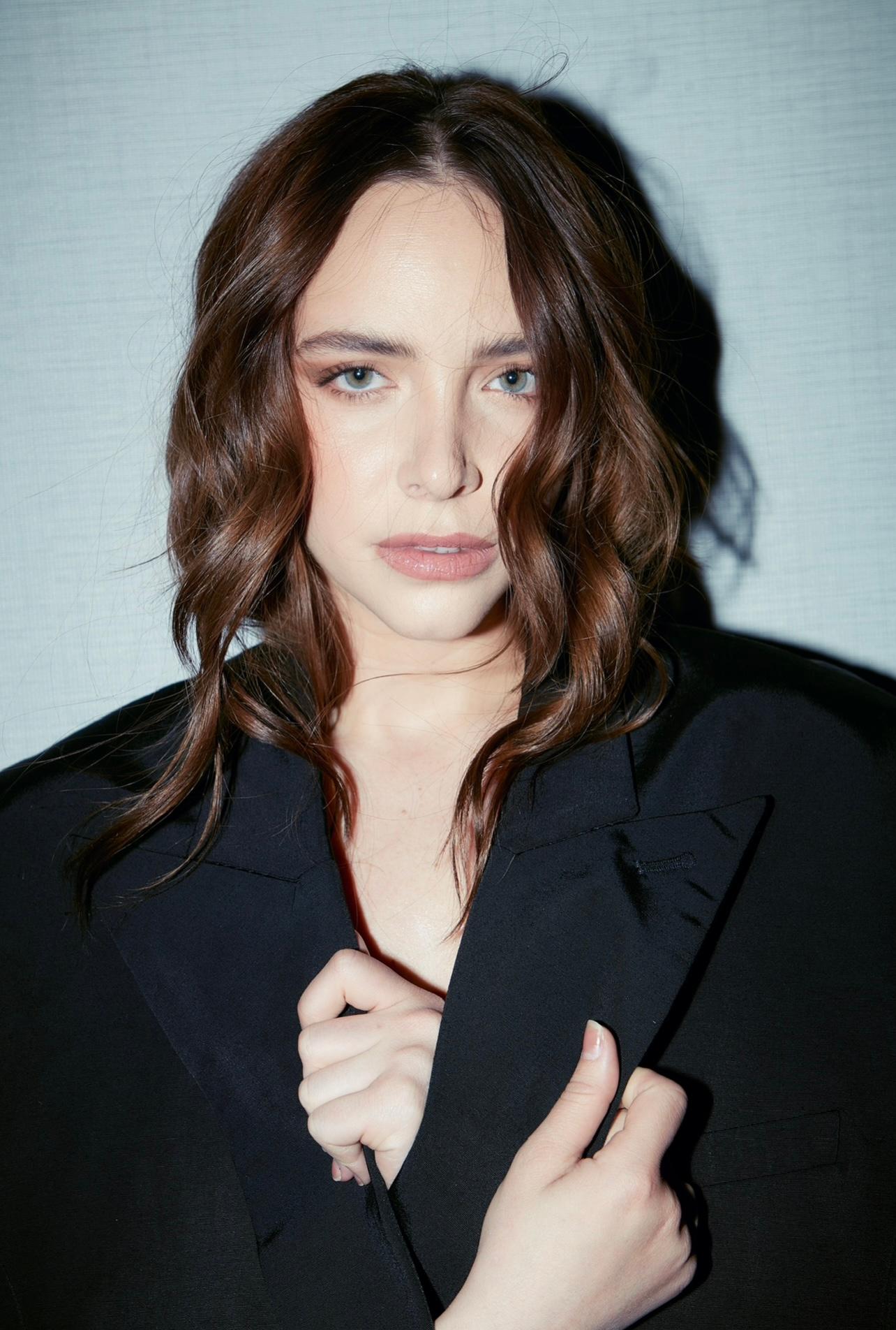 actor Minnie West large photo