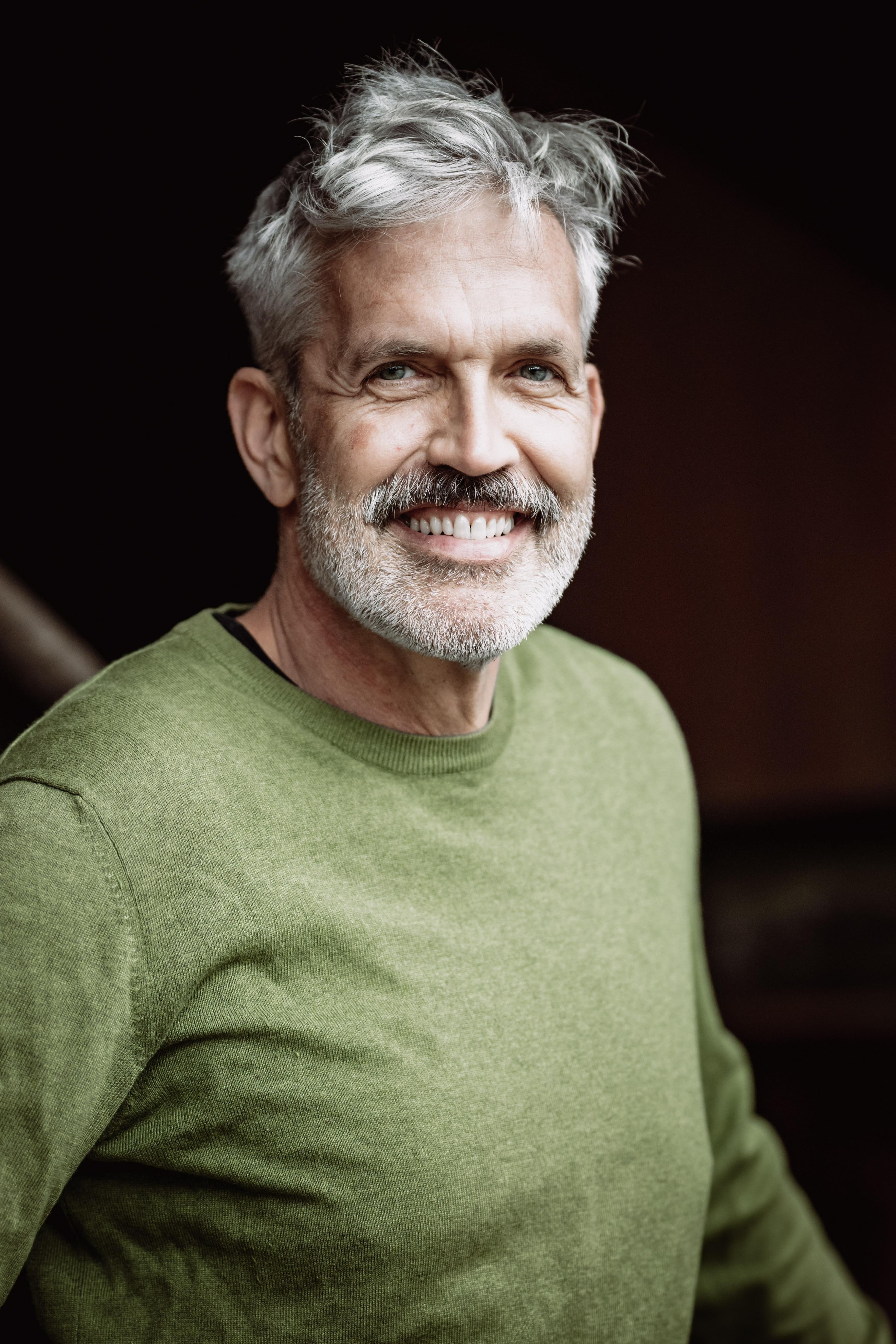 actor Henning Kober large photo