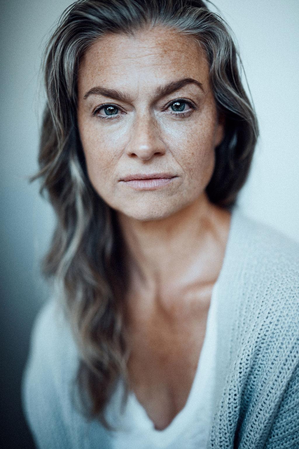 actor Katie Honaker large photo