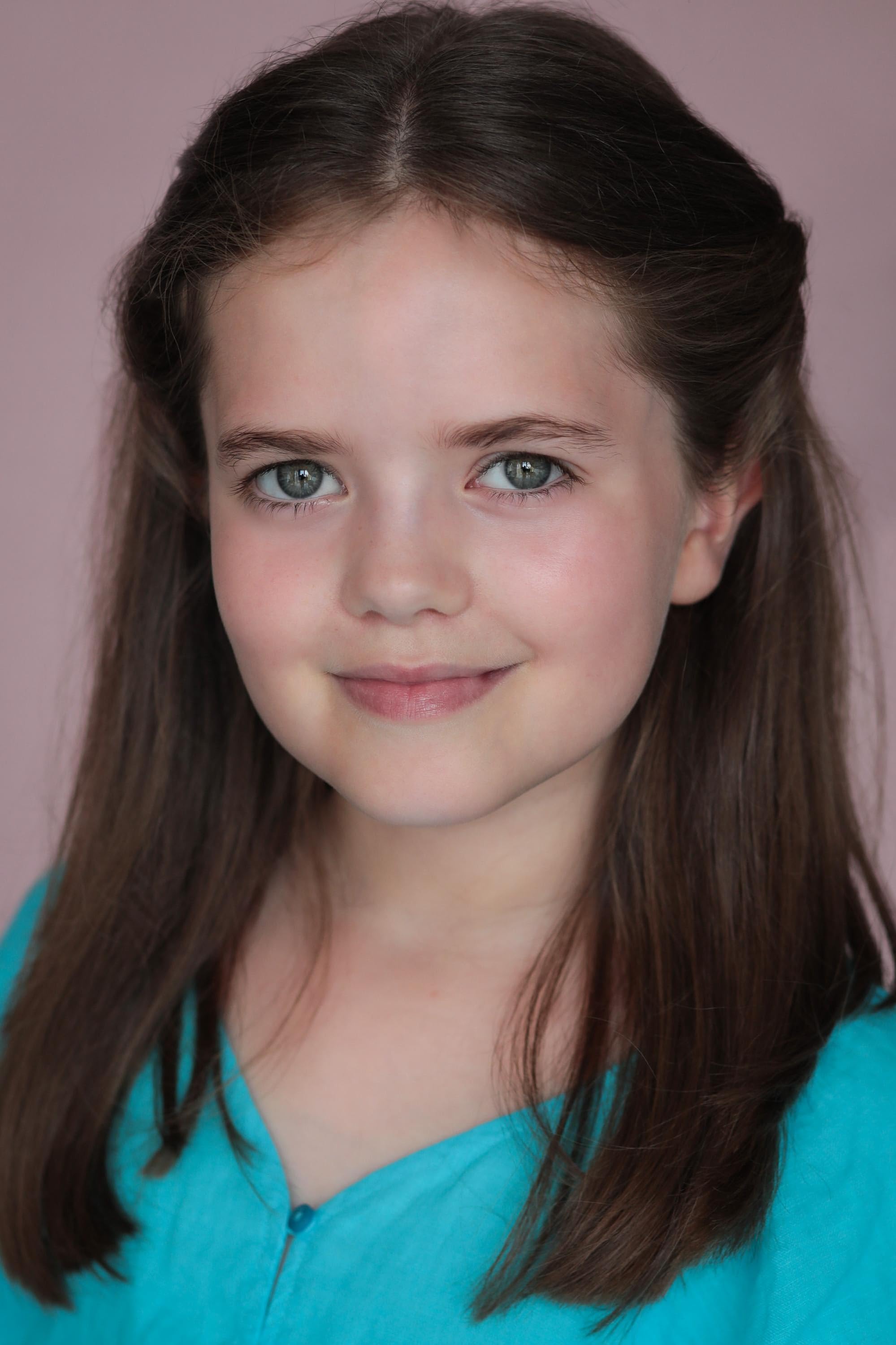 actor Alice Bennett large photo