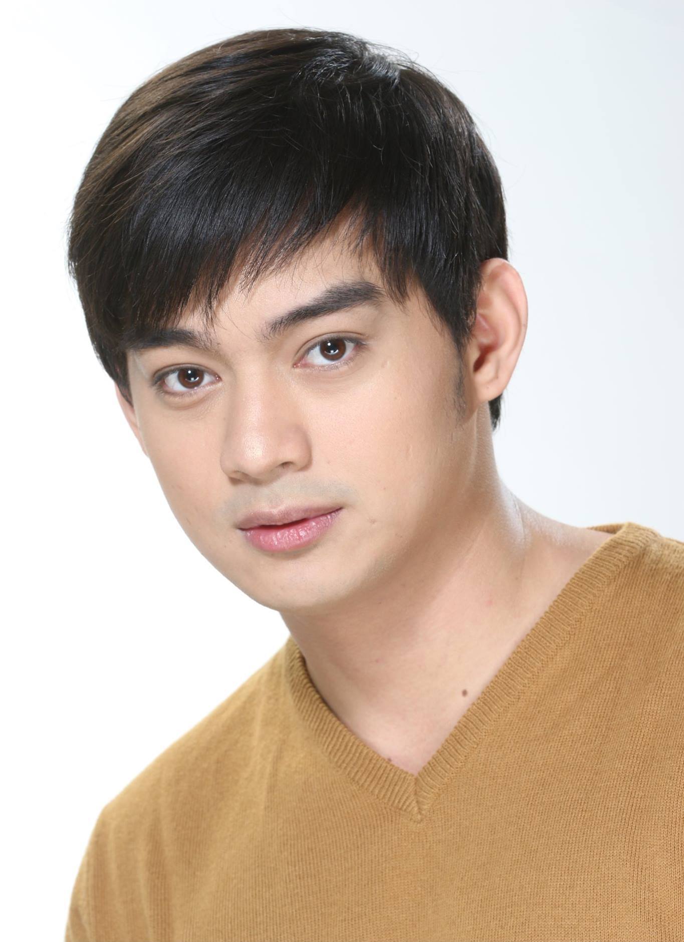 actor Vance Larena large photo