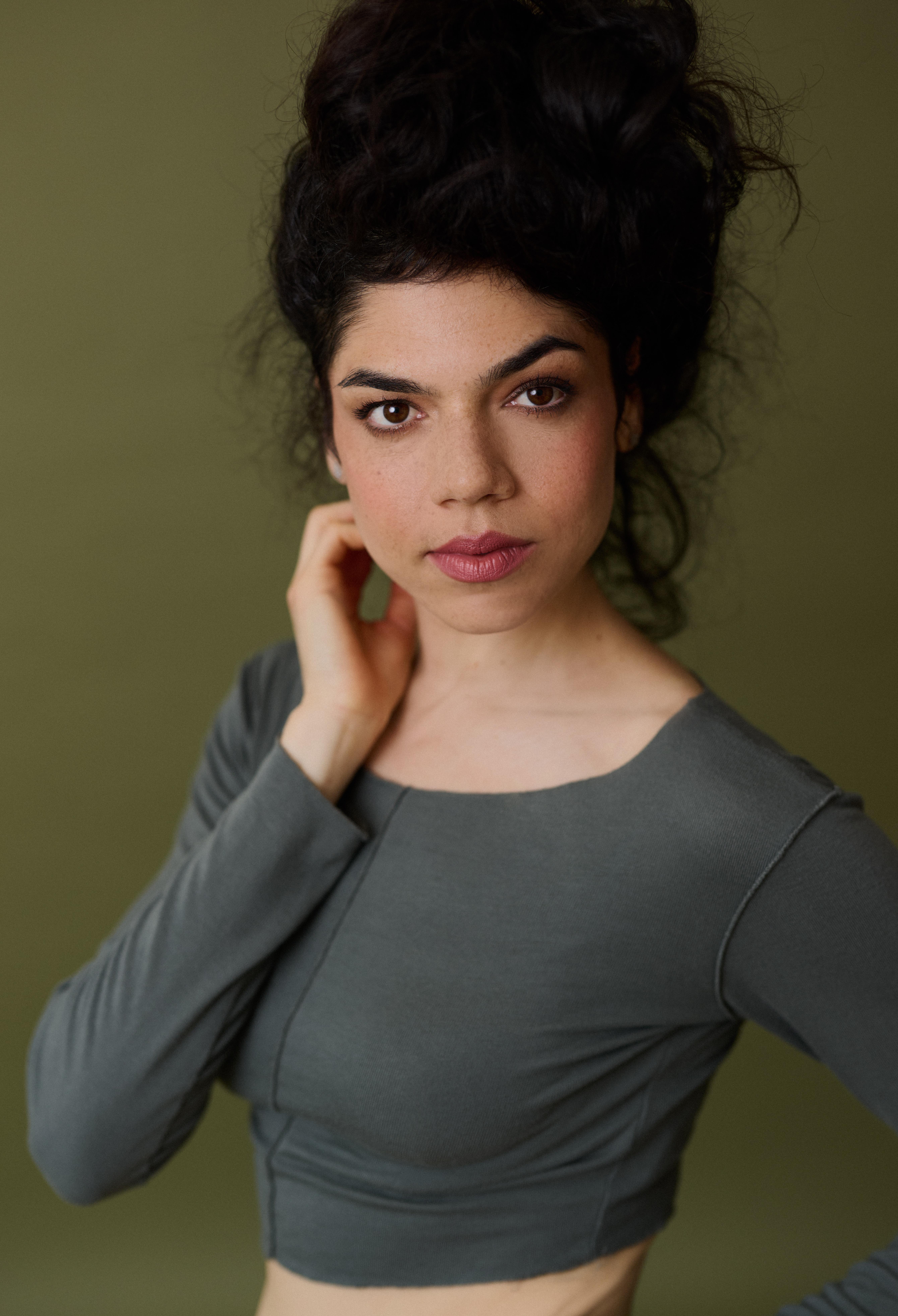 actor Tiffany Gray large photo