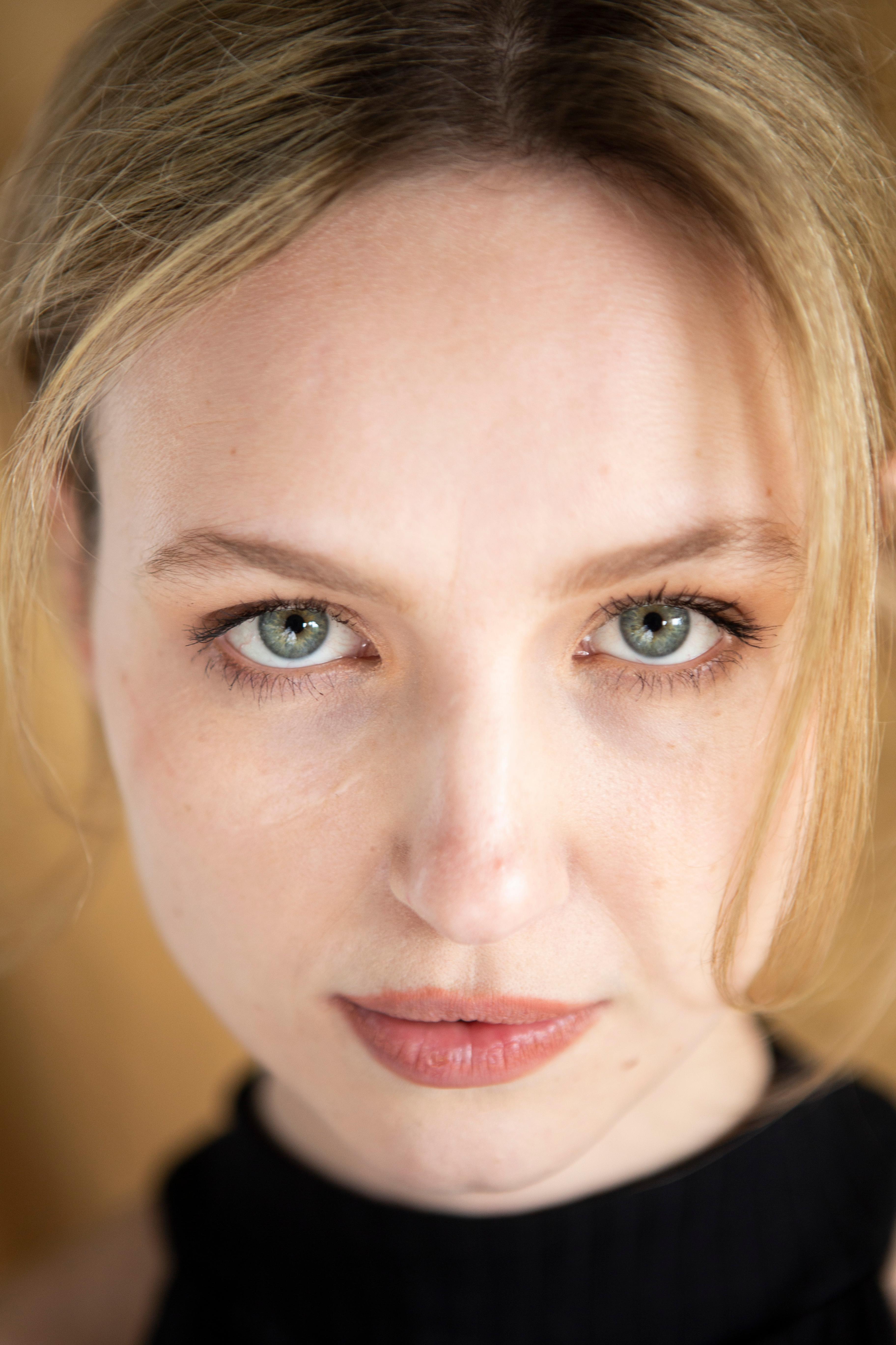 actor Diana Dulinková large photo