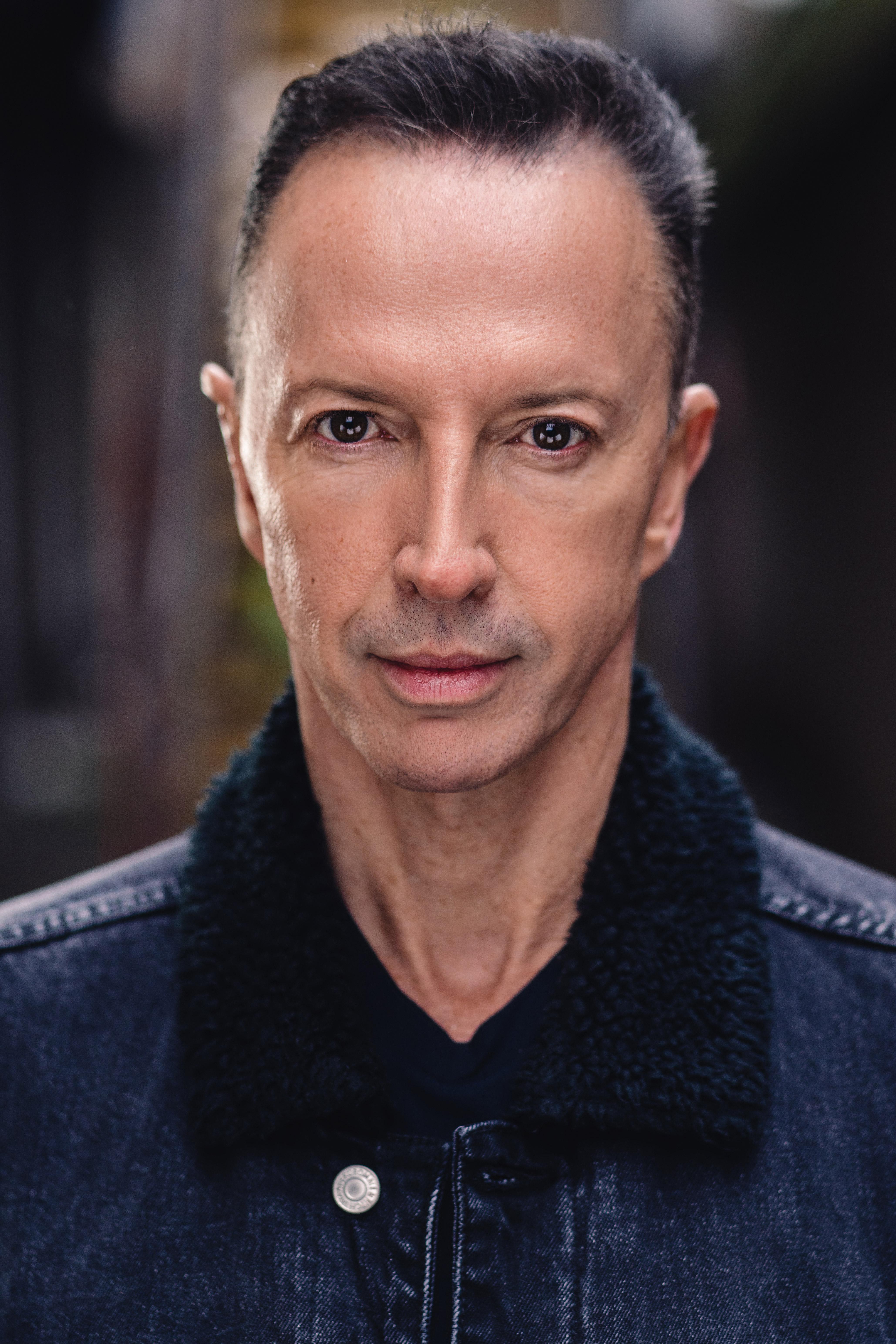 actor Miles Western large photo