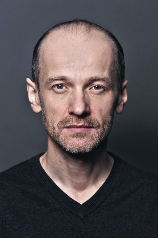 actor Robert Czebotar large photo