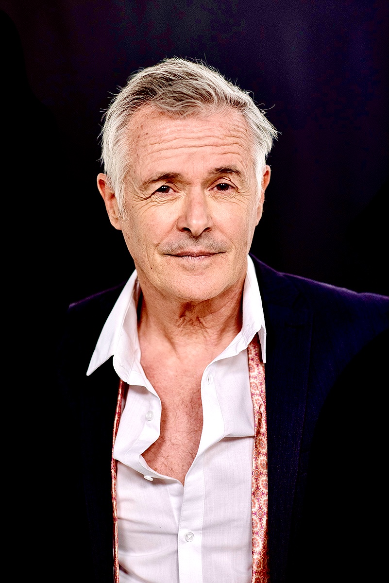 actor Sean Dennehy large photo