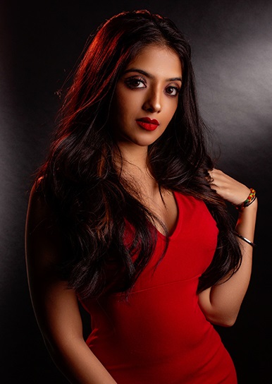 actor Khushi Dubey large photo