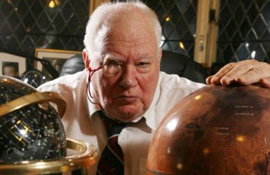 actor Patrick Moore large photo