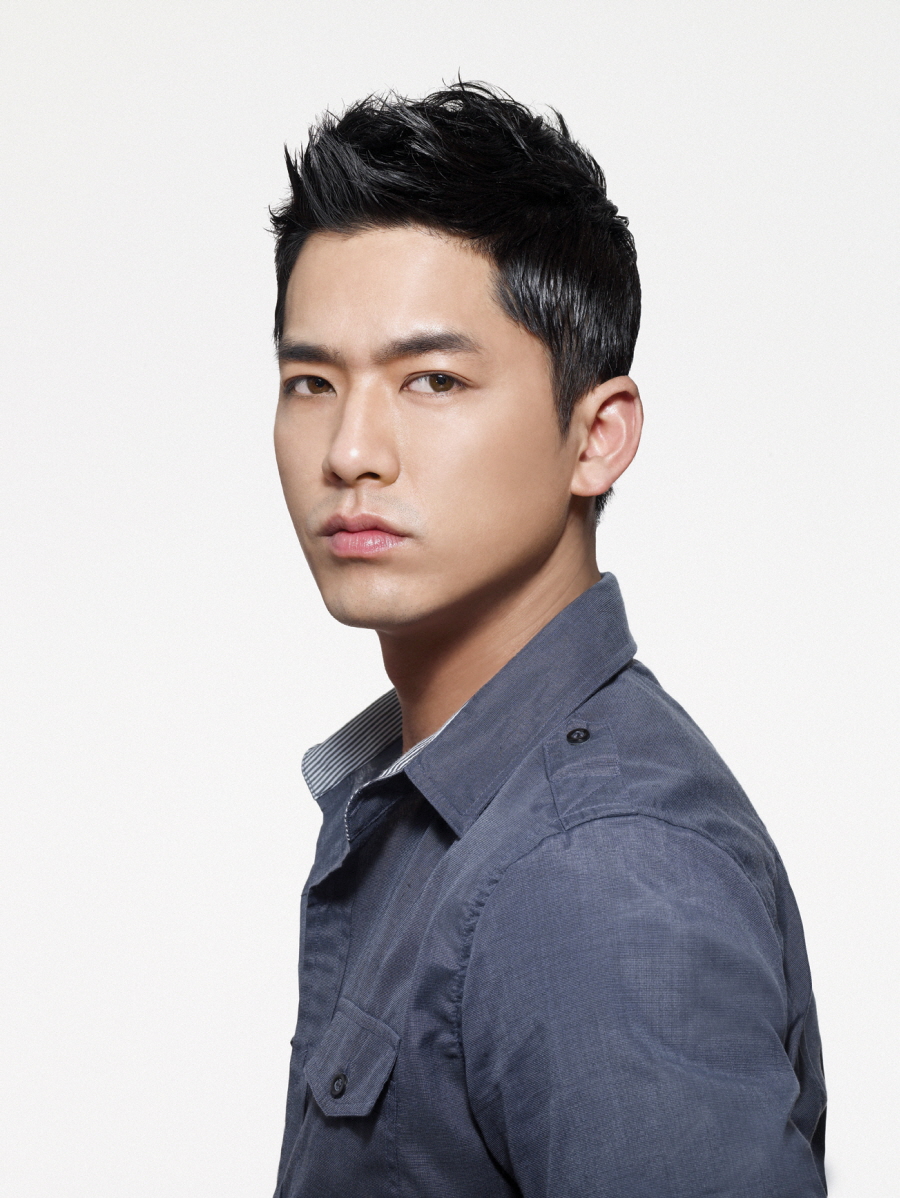 actor Yong Woo Lee large photo