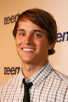 actor Zack Lively large photo