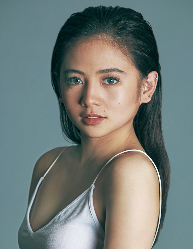 actor Ella Cruz large photo