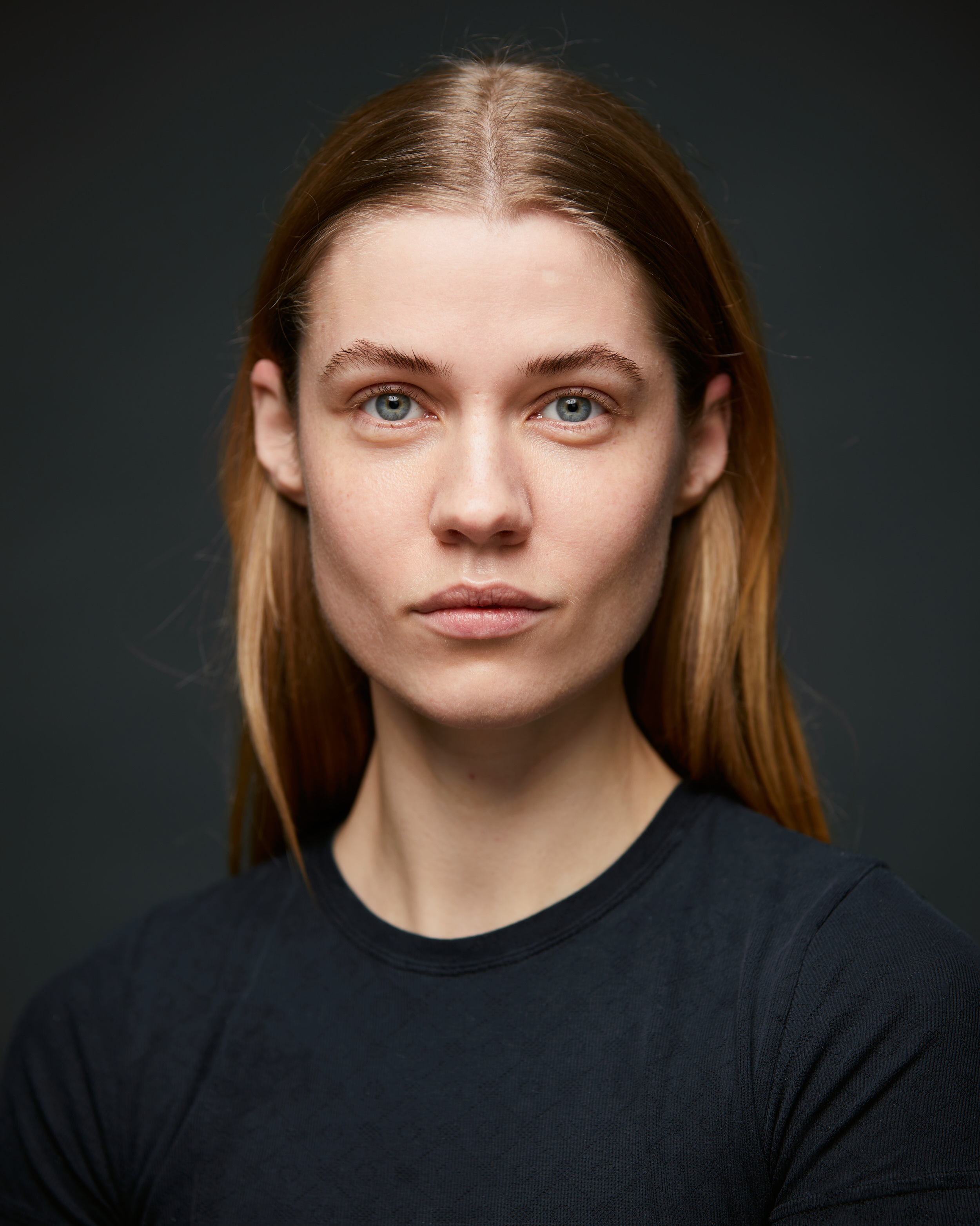 actor Tessa Hoder large photo