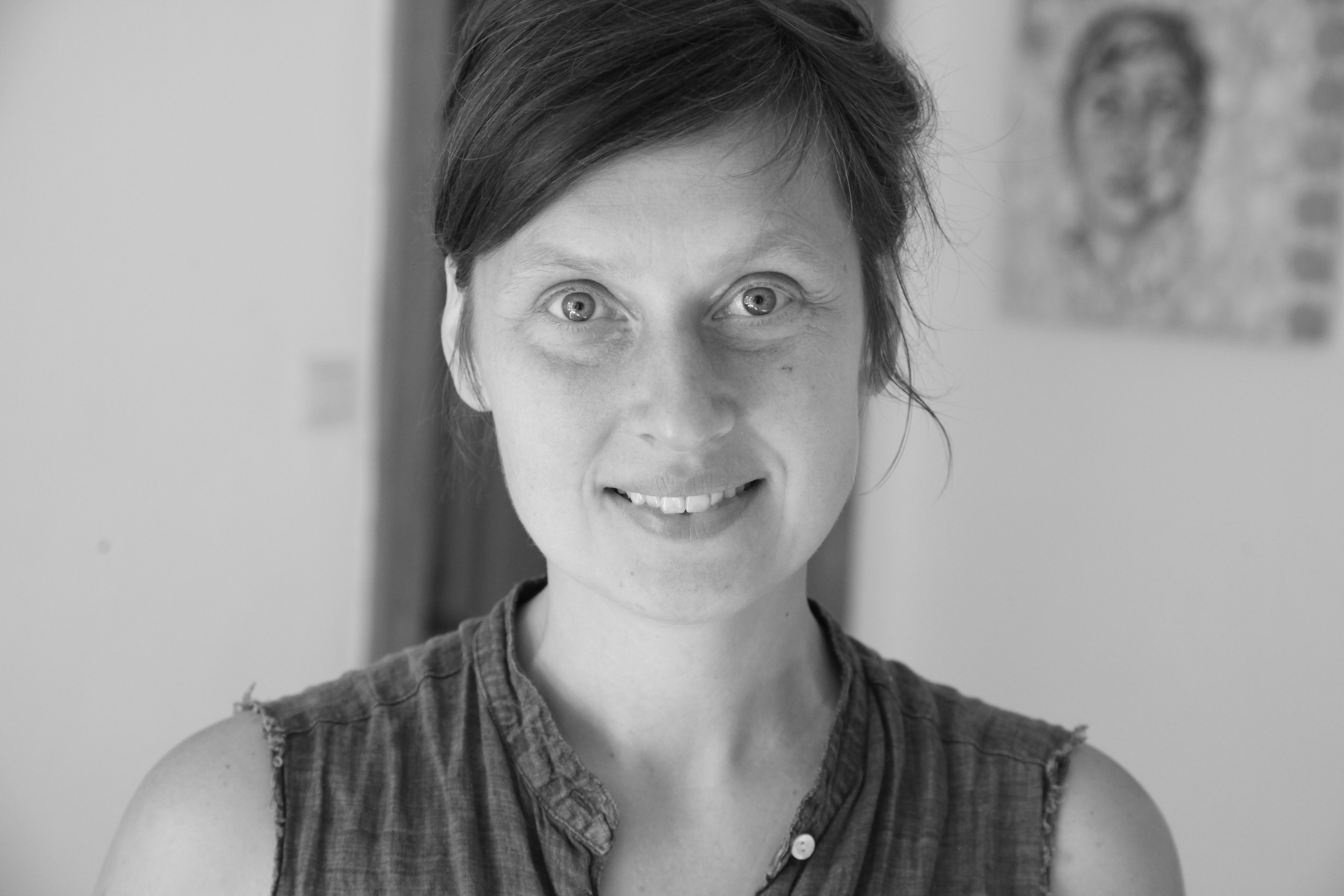 actor Agnieszka Piwowarska large photo