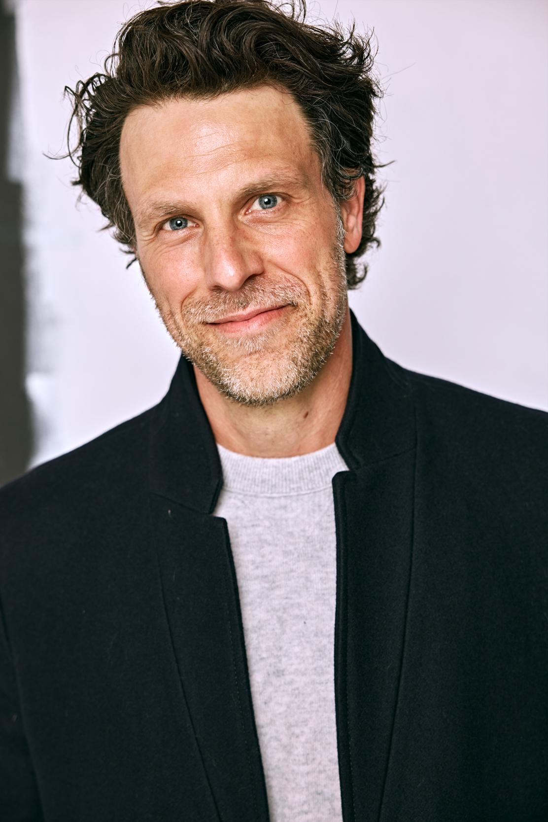 actor Ryan McCann large photo