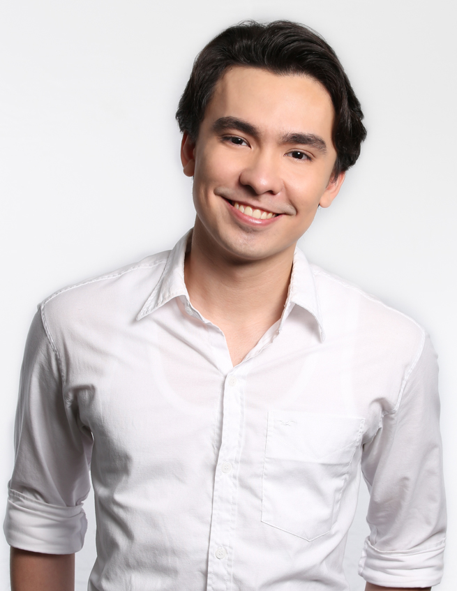 actor Caleb Santos large photo