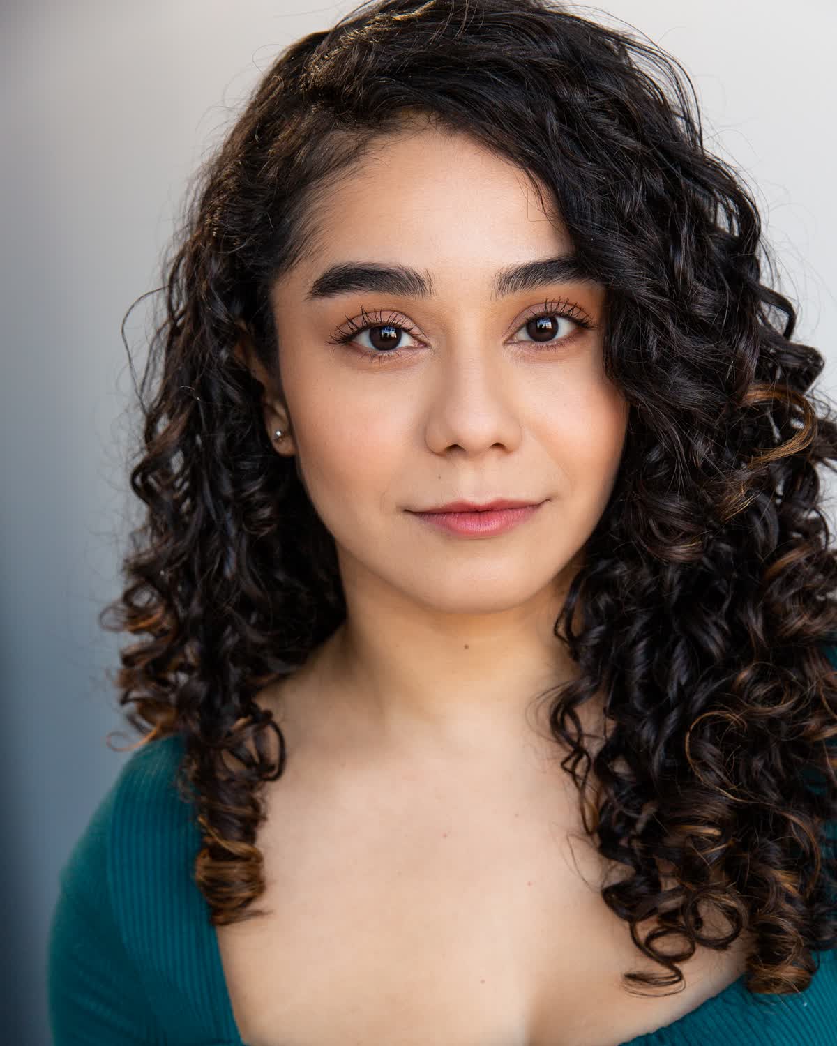 actor Selena Castro large photo