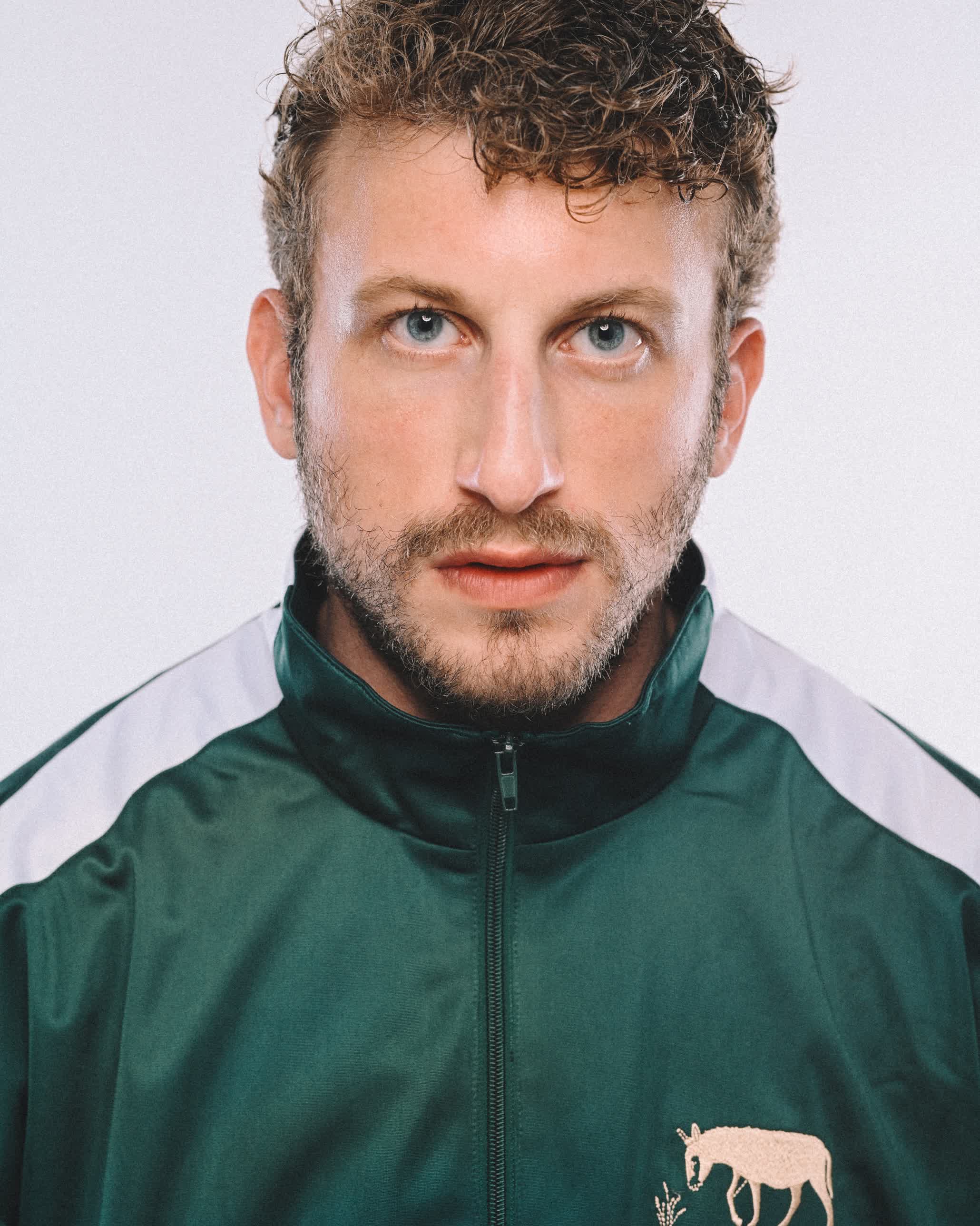 actor Omer Perelman Striks large photo