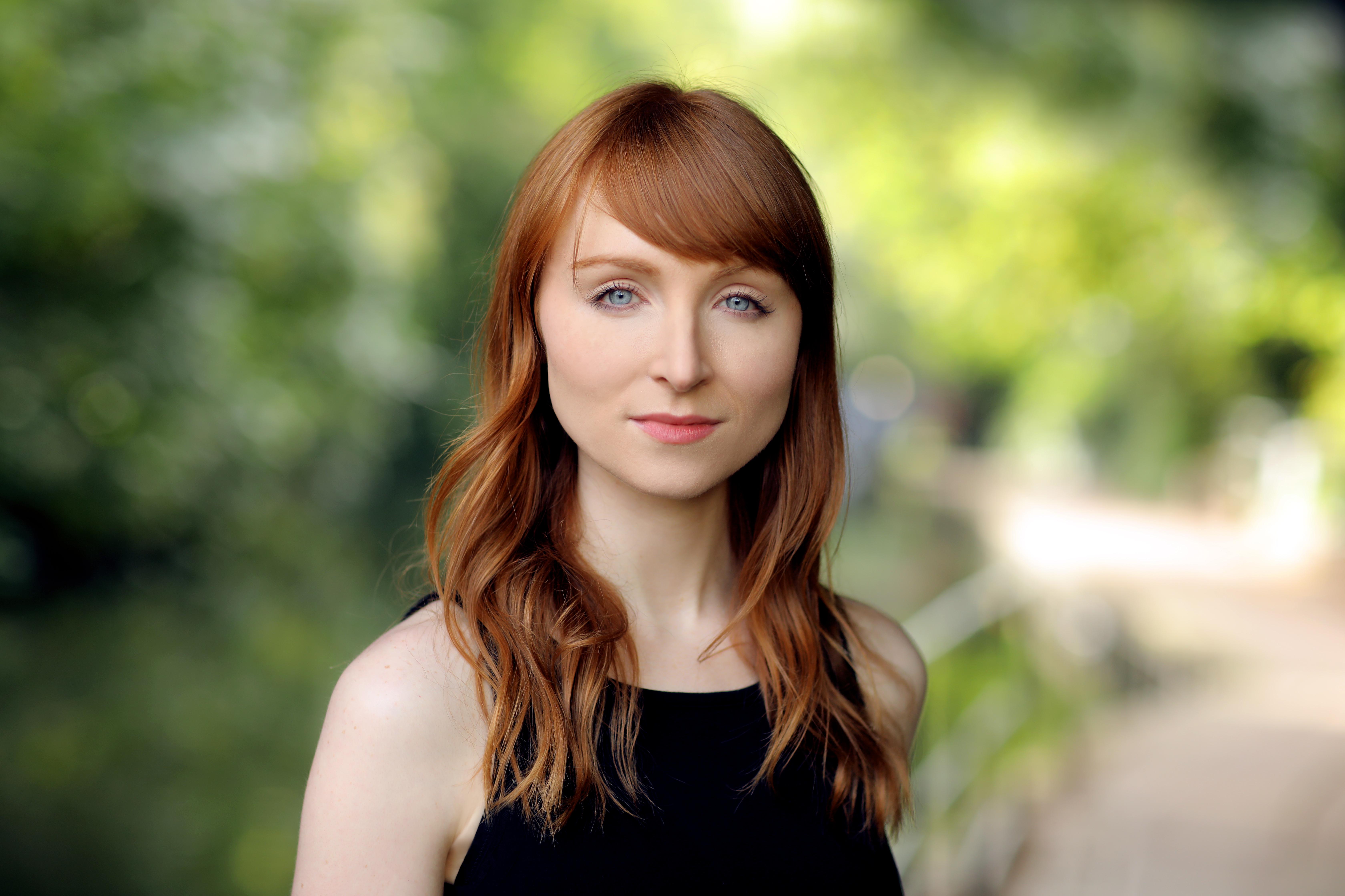 actor Michelle Fox large photo