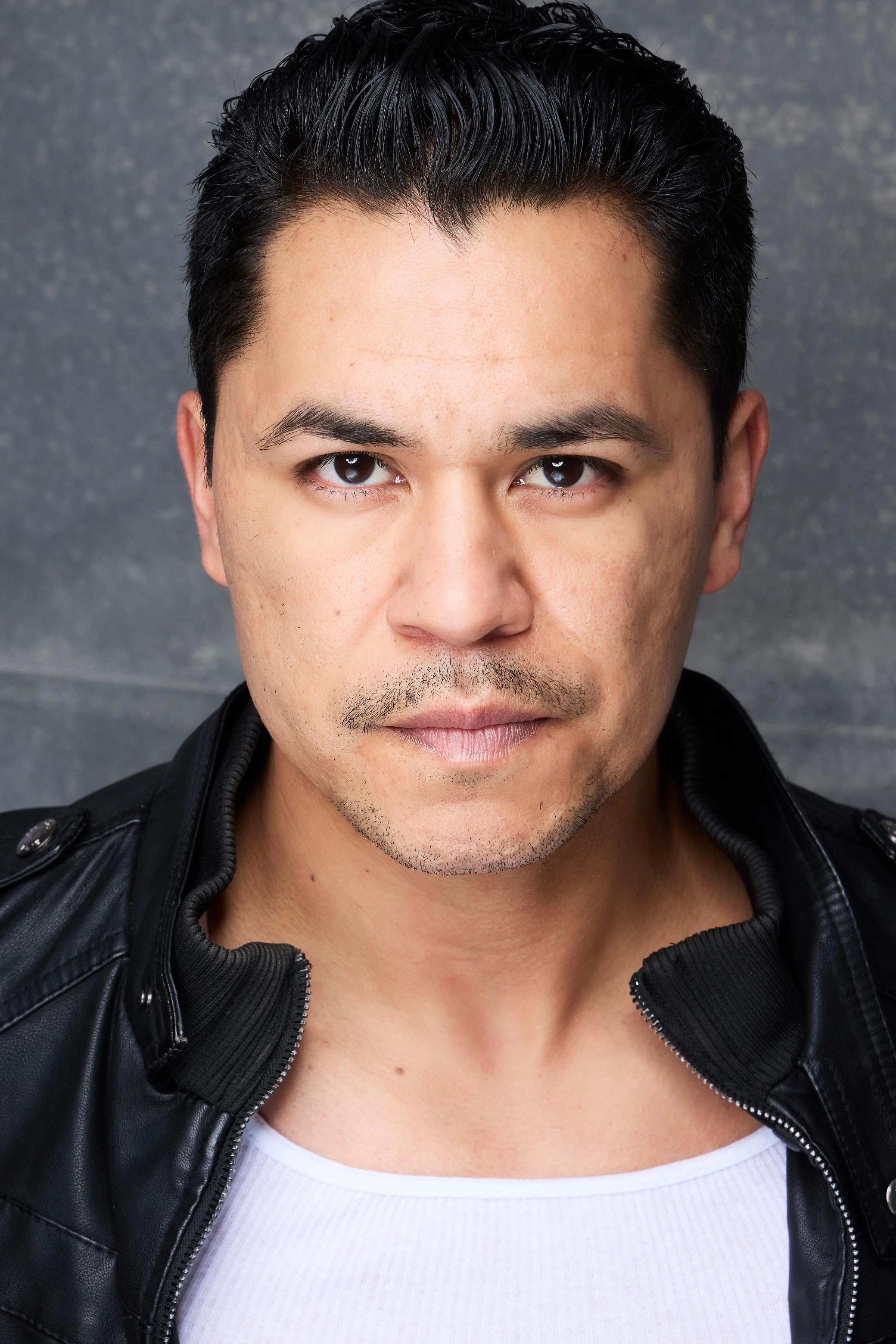 actor Giovanni Navarro large photo