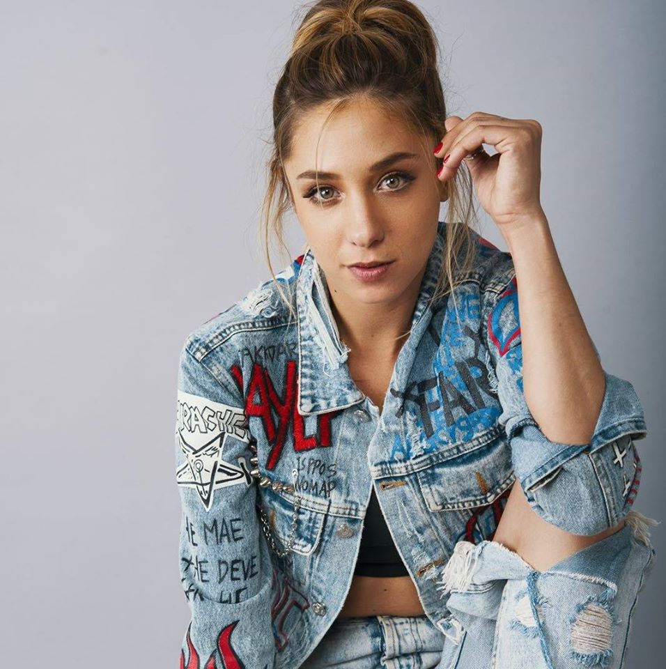 actor Shiran Sendel large photo