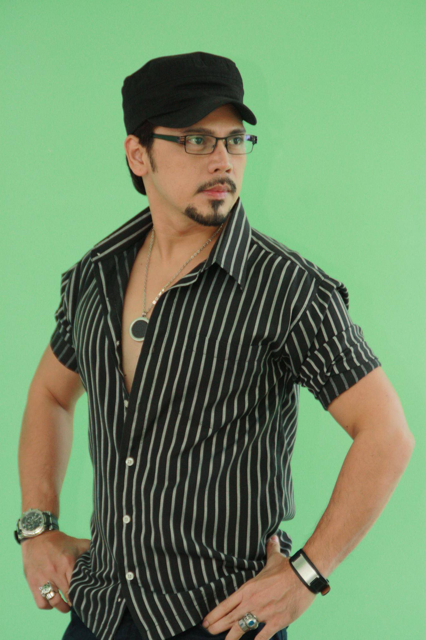 actor Jon Romano large photo