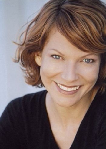 actor Laura Park large photo