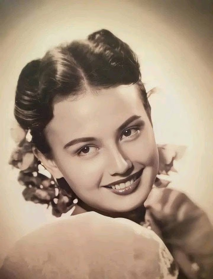 actor Delia Razon large photo