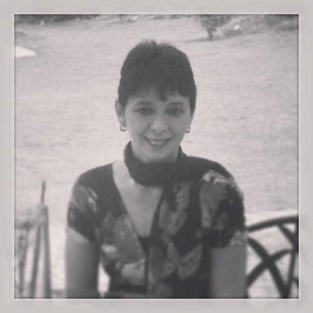 actor Mia Pratts large photo