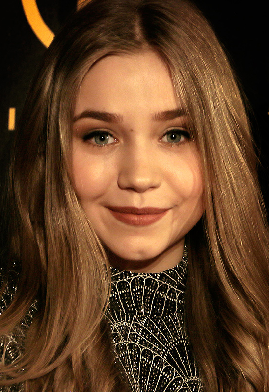 actor Linnea Skog large photo