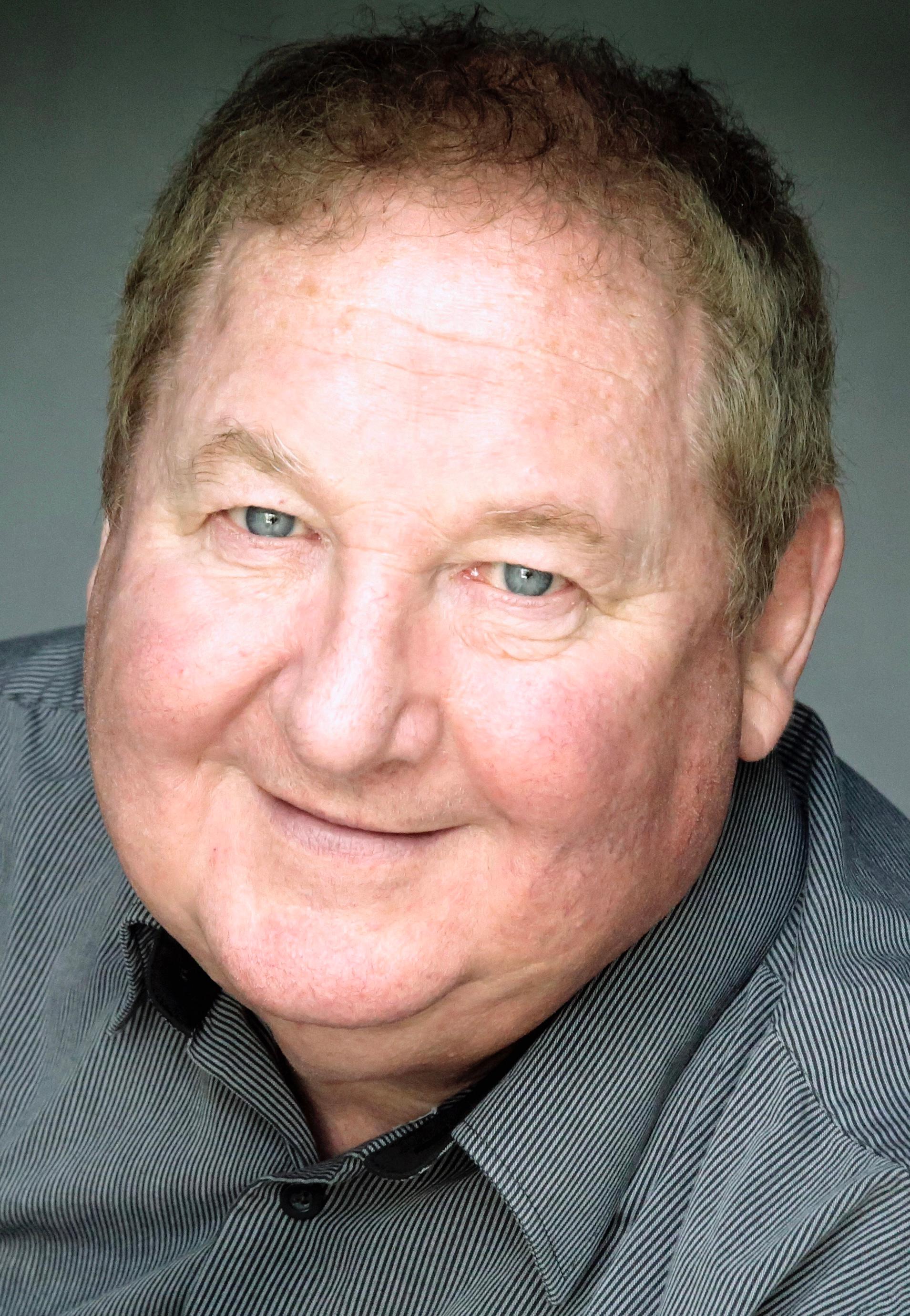 actor Howard Crossley large photo