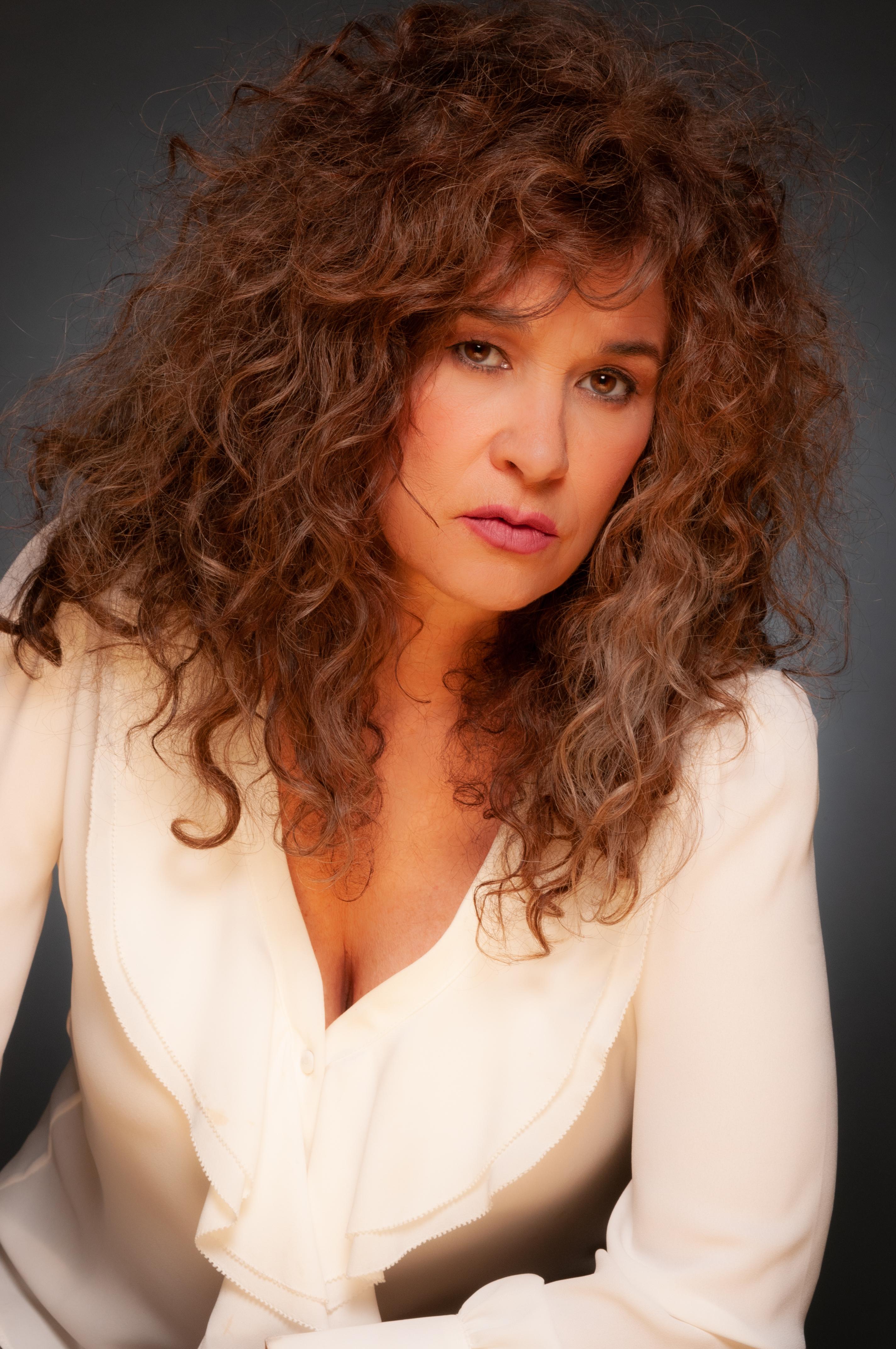 actor Lisa Hill large photo