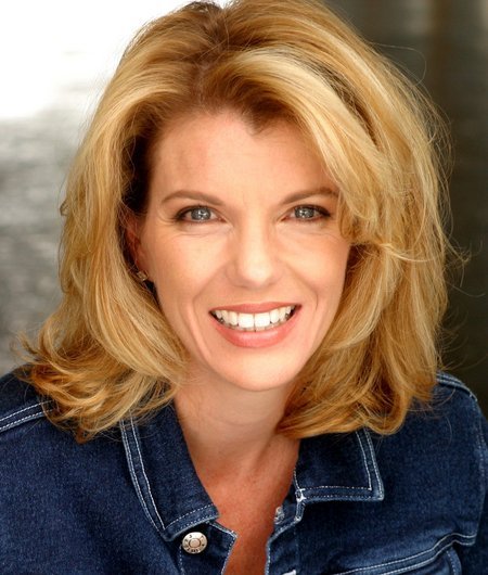 actor Lauren Leah Mitchell large photo