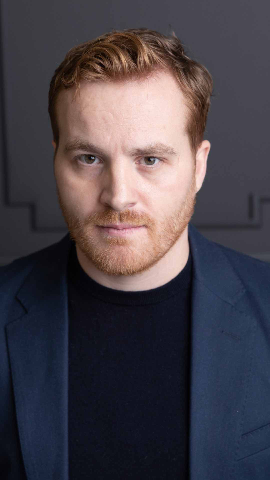 actor Devin Broadbent large photo