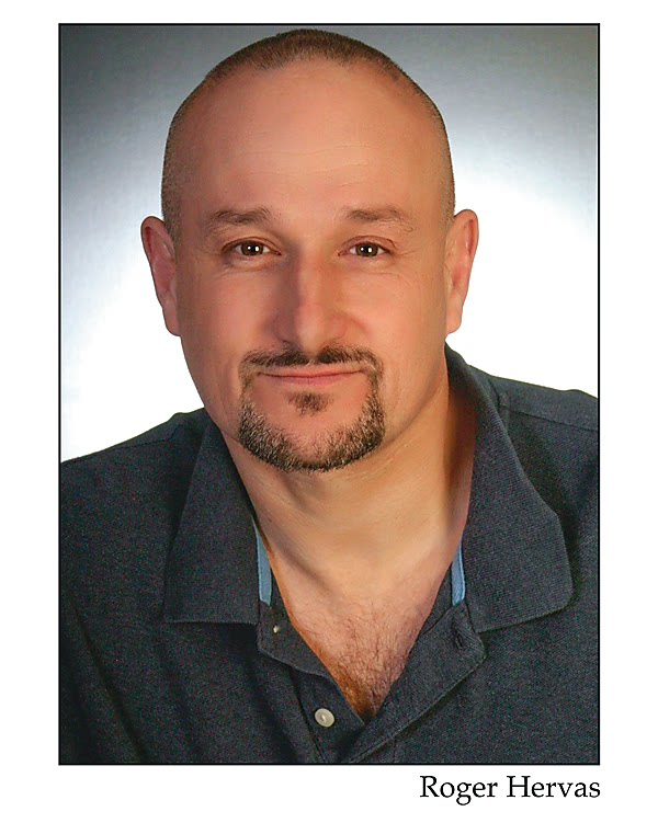 actor Roger Hervas large photo