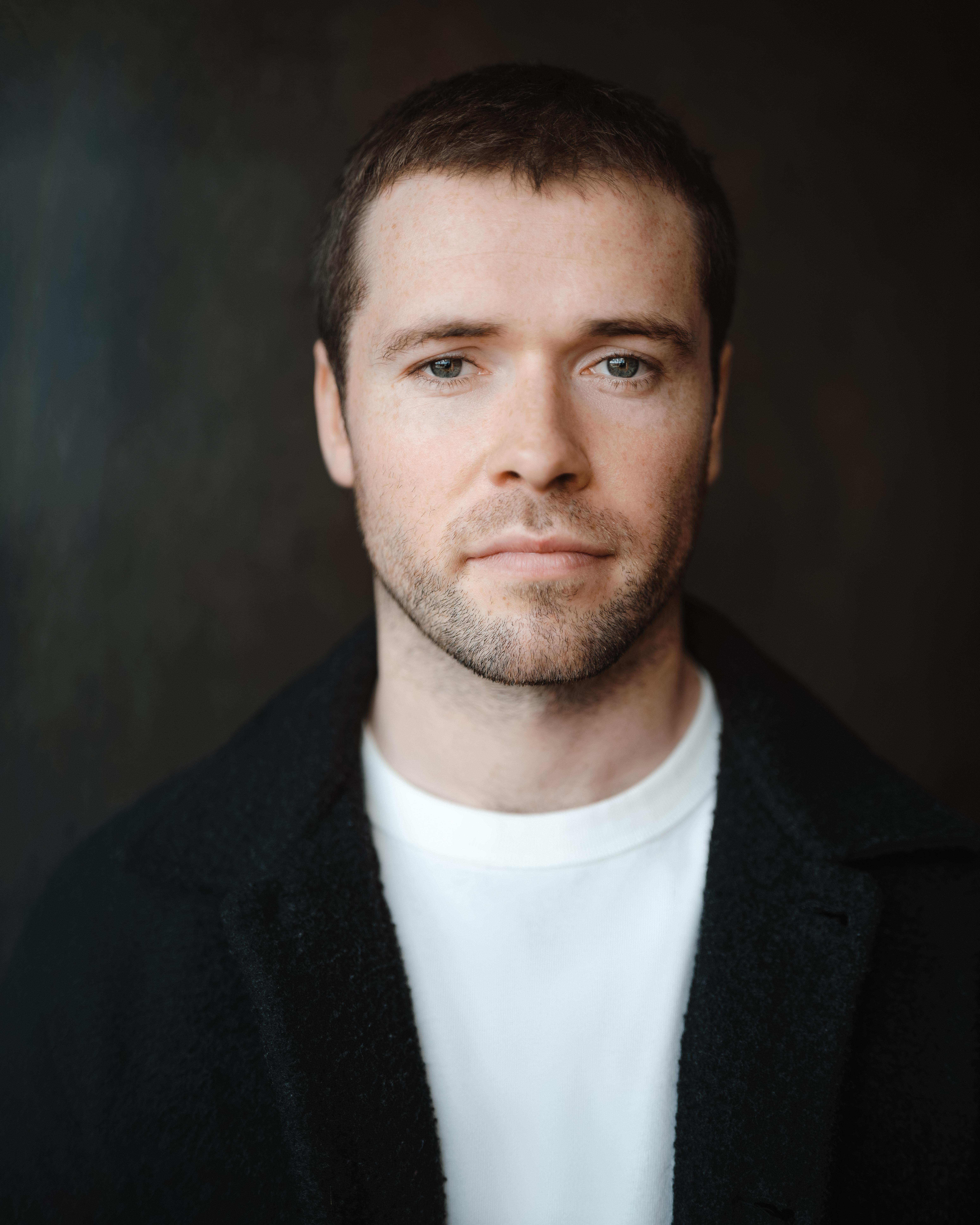 actor Michael Wallace large photo