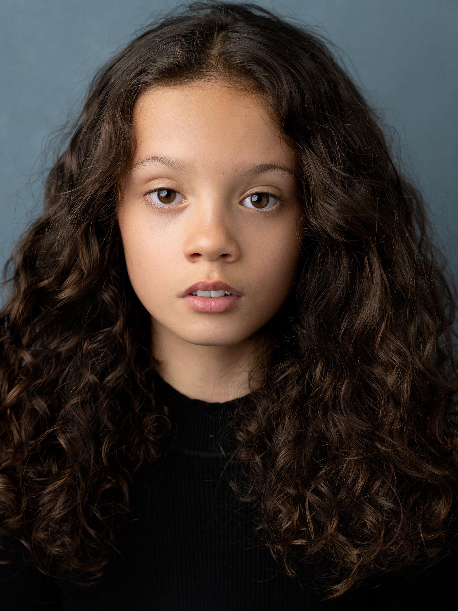 actor Lucia Aliu large photo