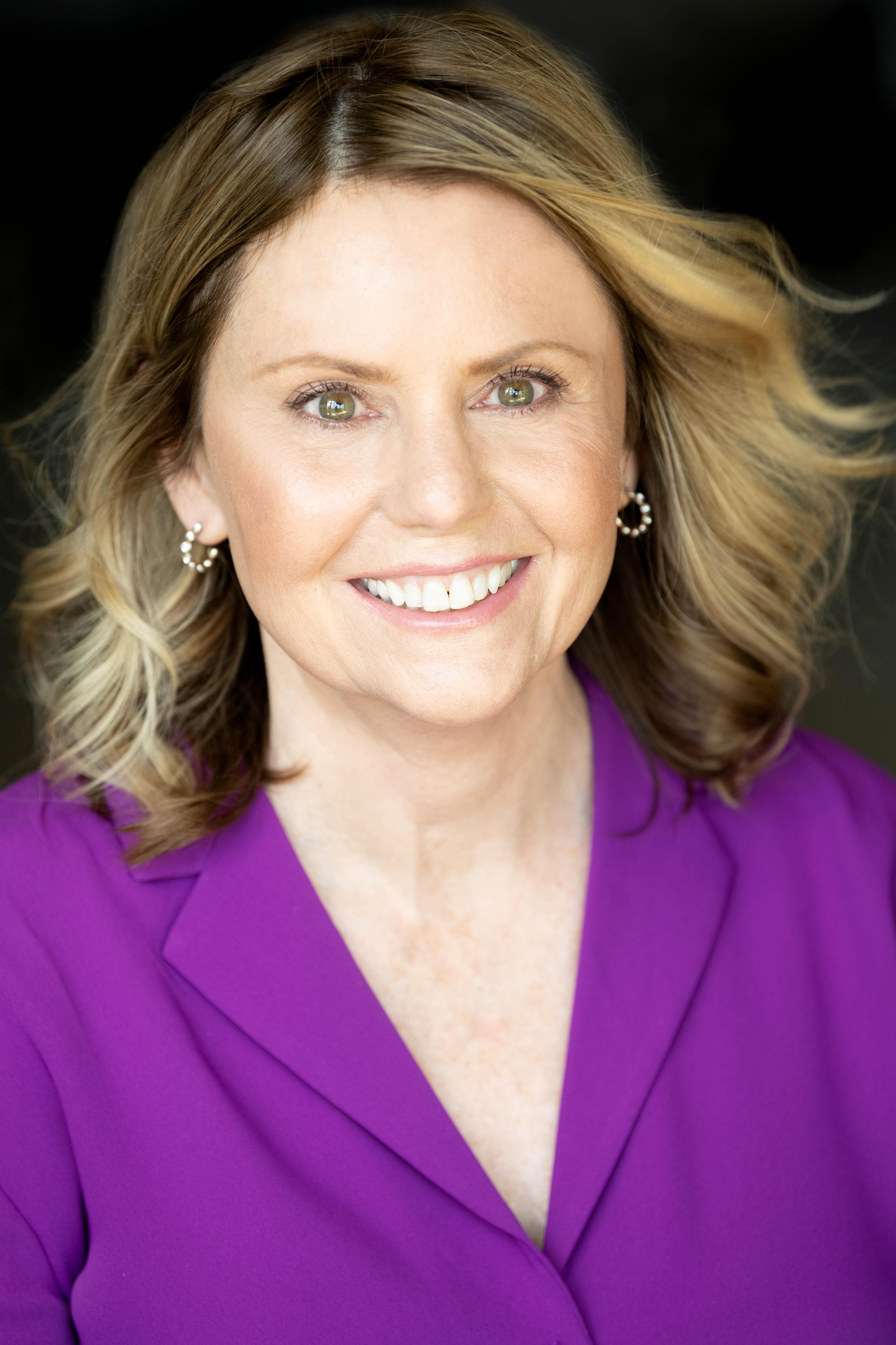 actor Kelly Jo Horton large photo