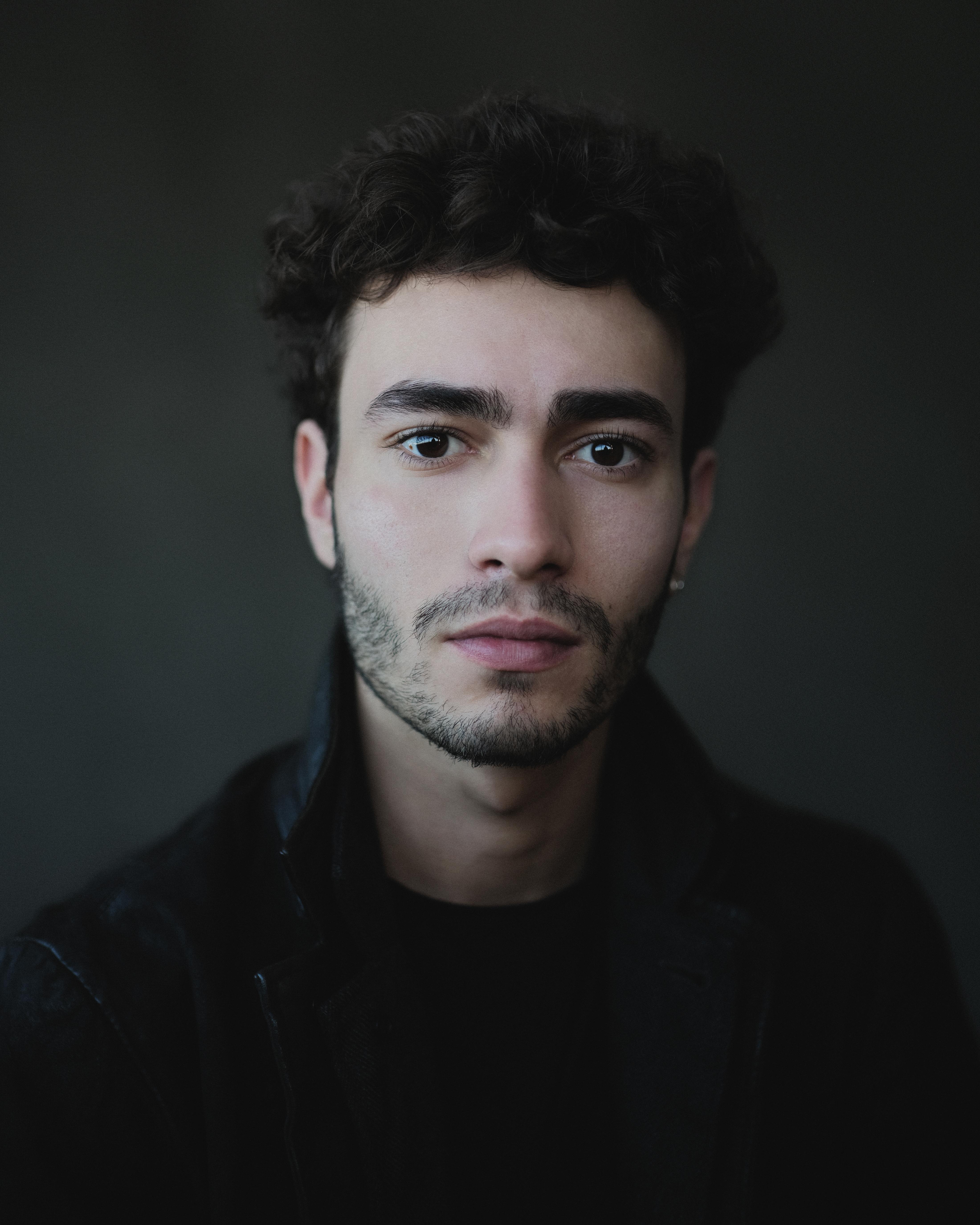 actor Yaseen Aroussi large photo