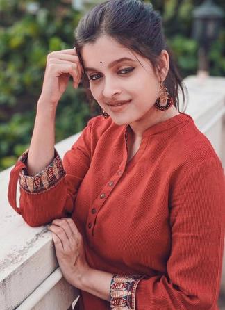 actor Rewati Limaye large photo