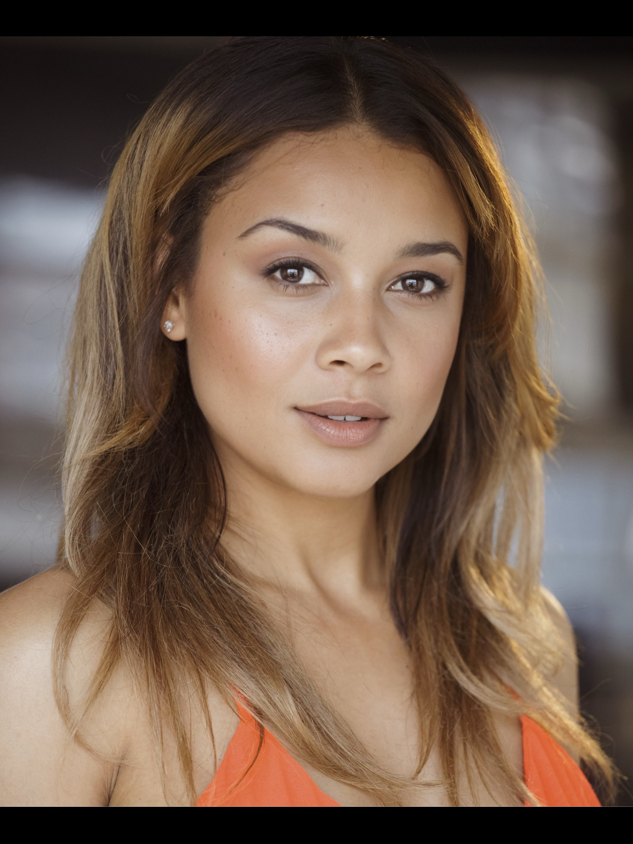 actor Salina Sherwood large photo