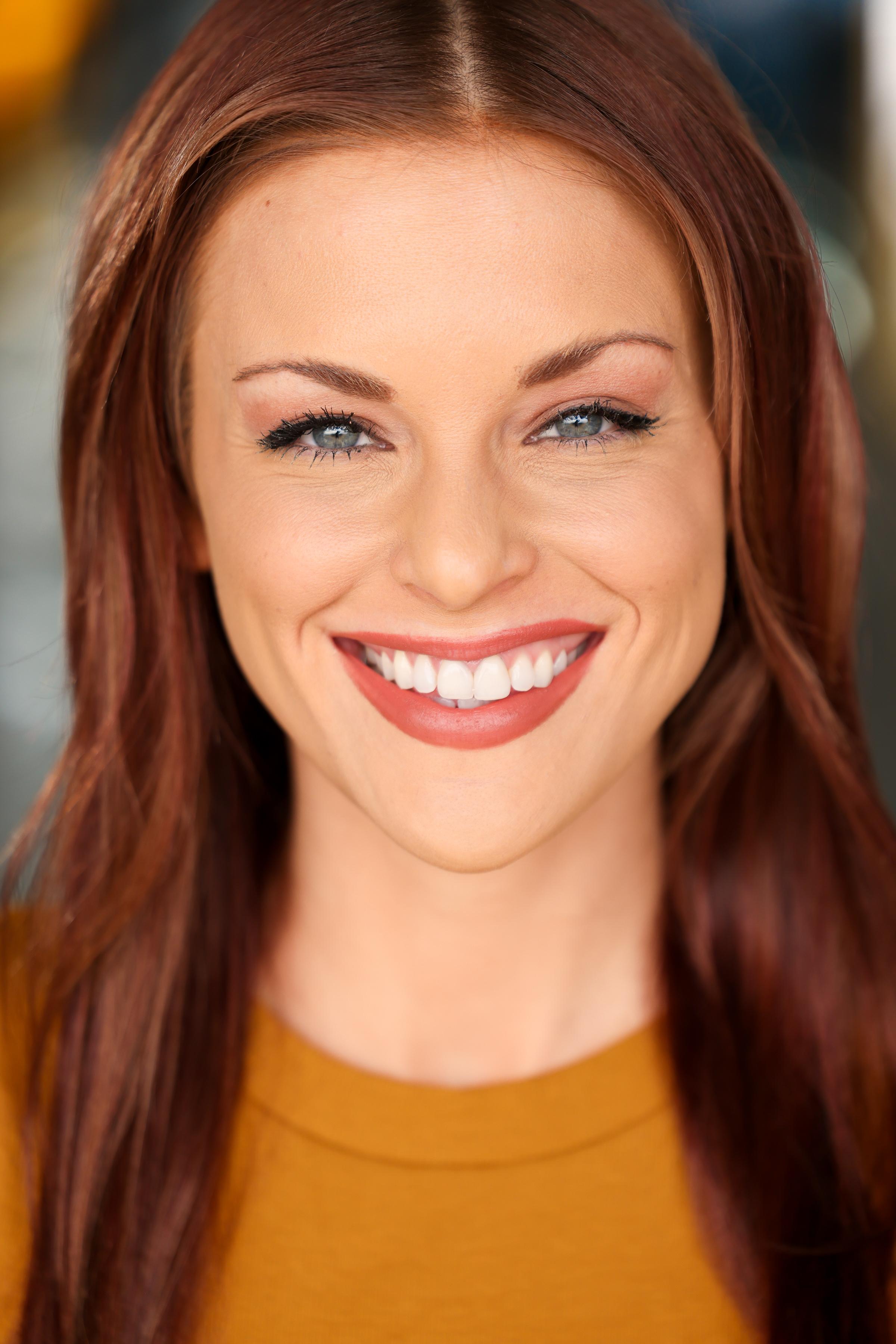 actor Kelsey Johnson large photo